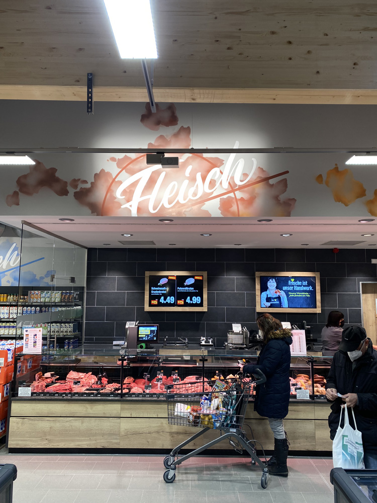 Graffiti Auftrag Edeka Schtz Nrnberg Tribegas CRIS Hannah 08